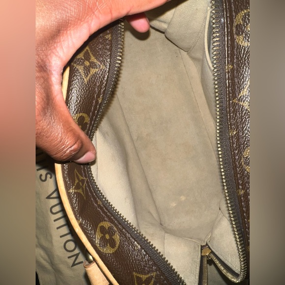 Authentic Louis Vuitton Manhattan Pm - Picture 2 of 12